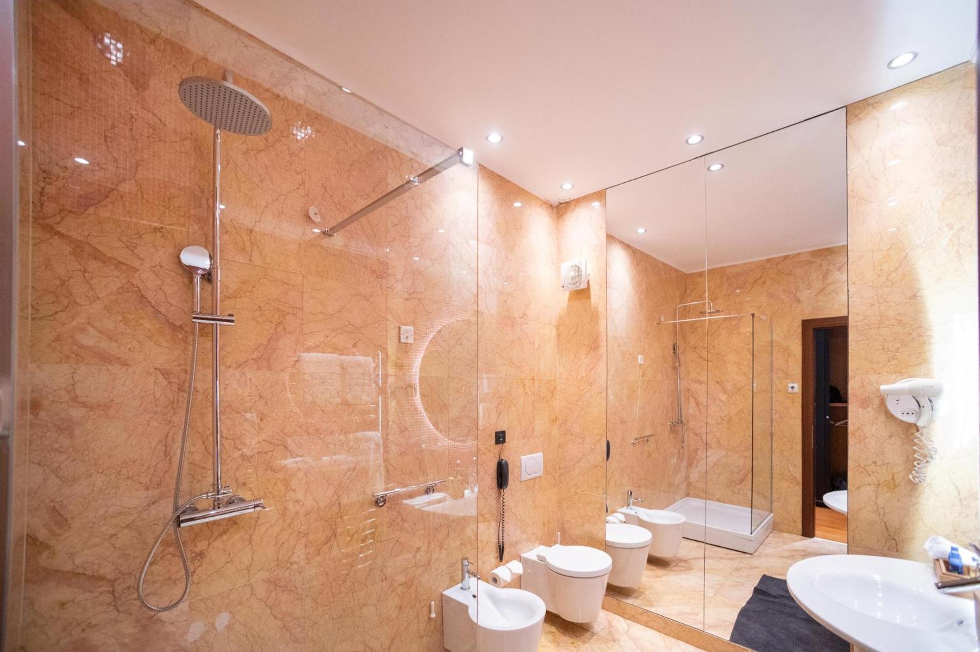 Natali Luxury Suites Belgrade Bilik gambar