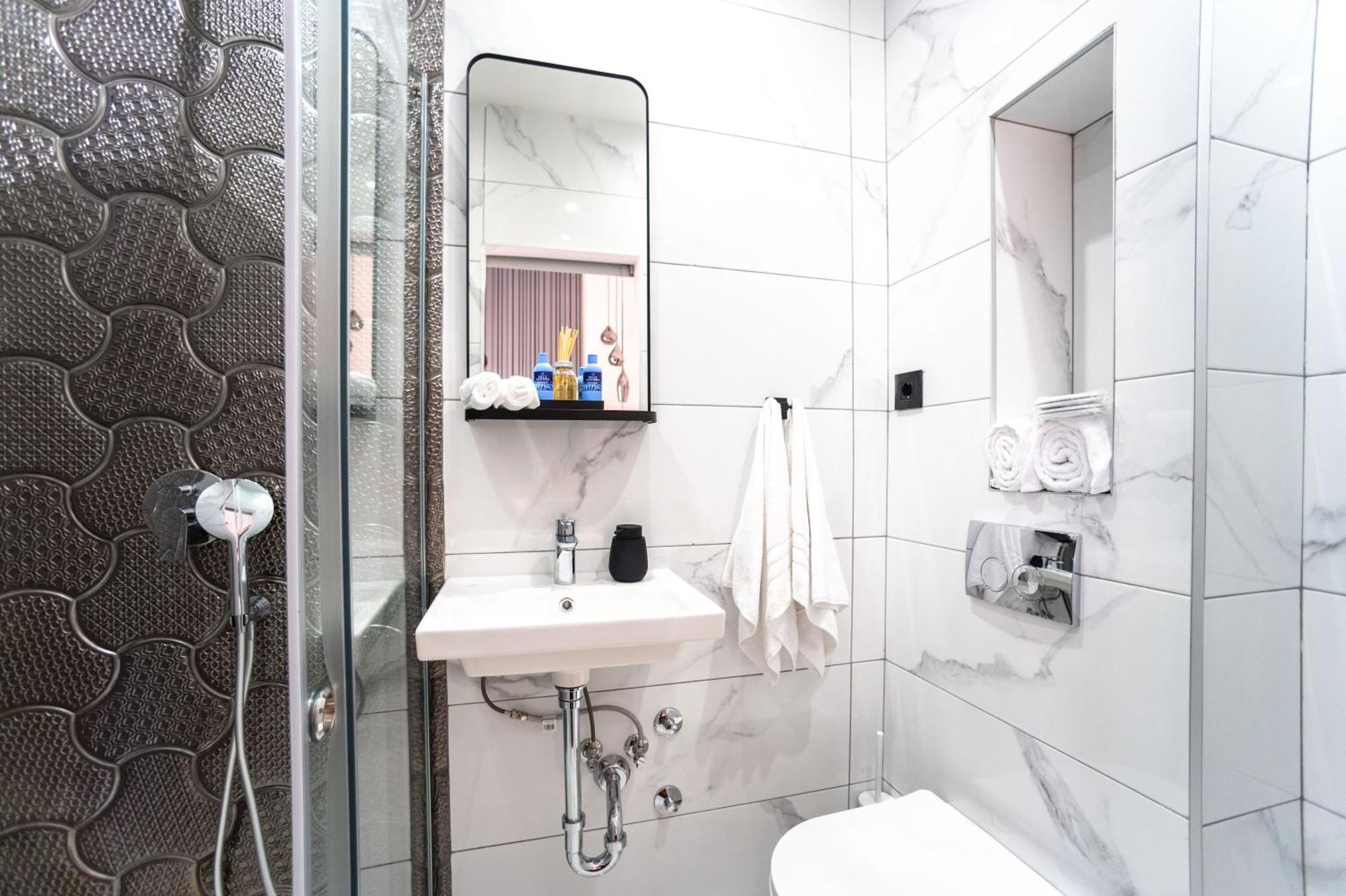 Natali Luxury Suites Belgrade Bilik gambar
